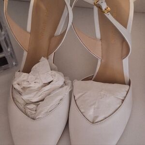 Zapato de dama de tacón puntilla